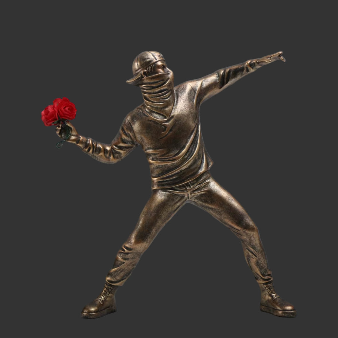 Resin Statues Sculptures Banksy Flower Thrower Statue Bomber Home Decoration Accessories Modern Ornaments Figurine Collectible